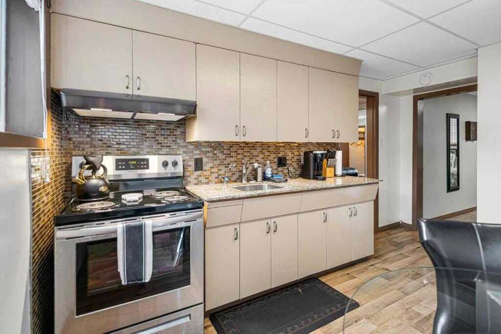 Yeg Chic Luxury Accommodation إيدمونتون المظهر الخارجي الصورة