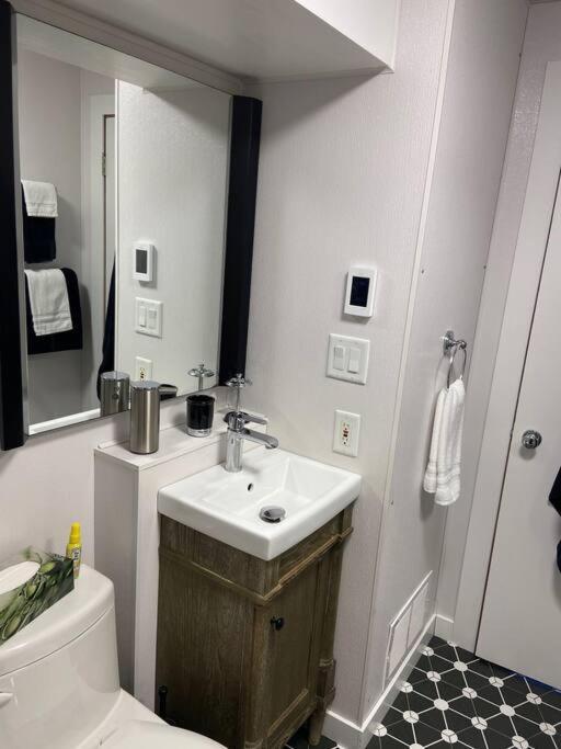 Yeg Chic Luxury Accommodation إيدمونتون المظهر الخارجي الصورة
