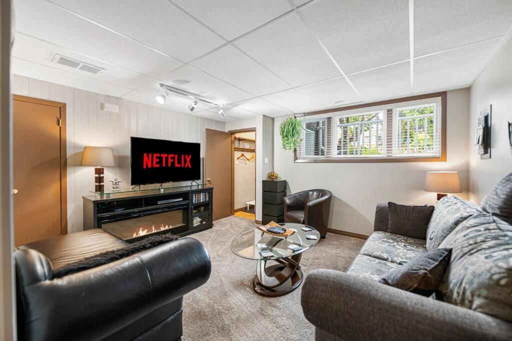 Yeg Chic Luxury Accommodation إيدمونتون المظهر الخارجي الصورة