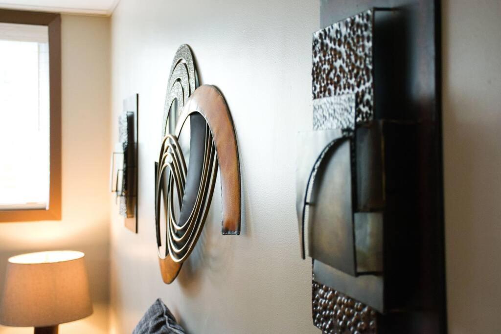 Yeg Chic Luxury Accommodation إيدمونتون المظهر الخارجي الصورة